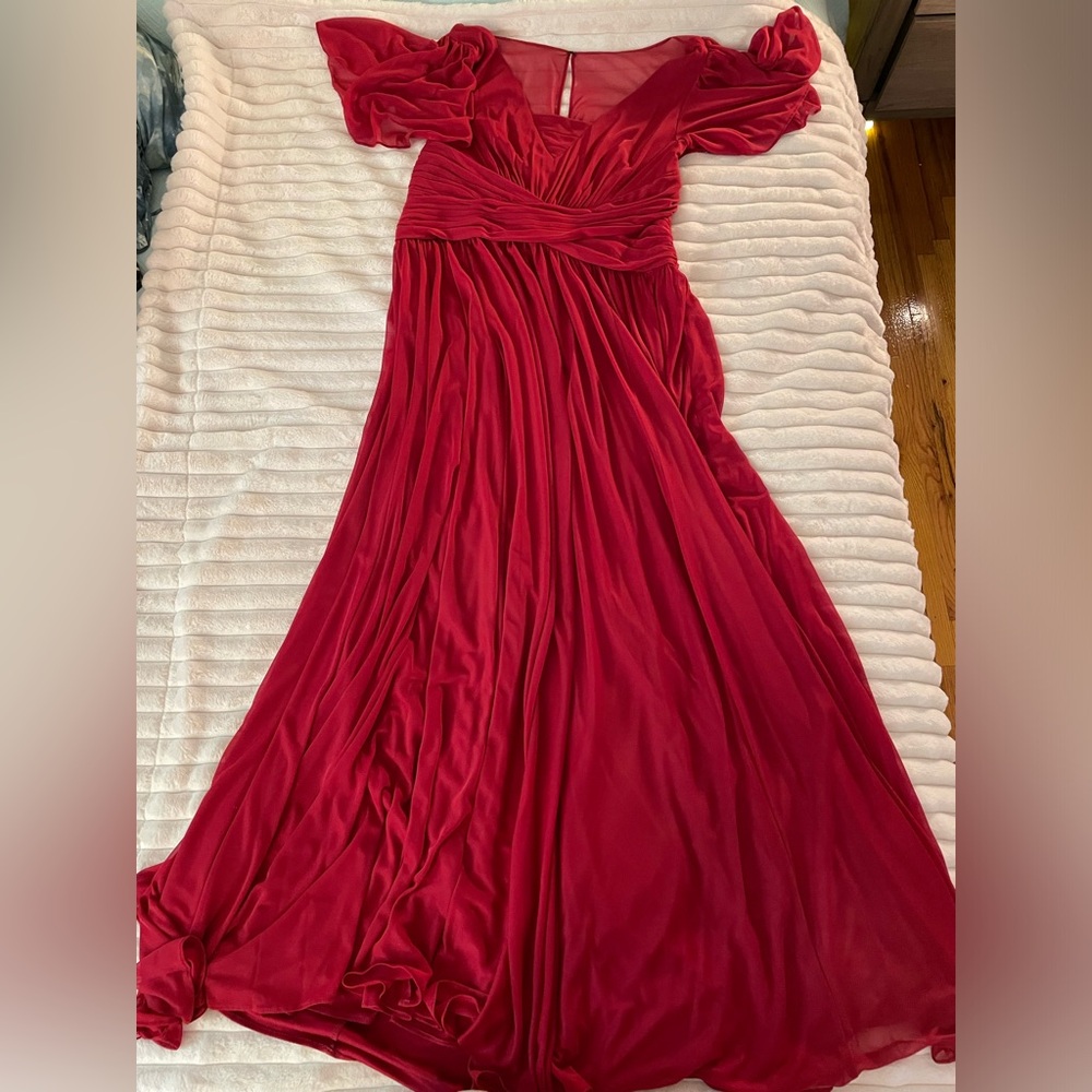 David’s Bridal Bridesmaid dress, worn ONCE. Selling as it no longer fits